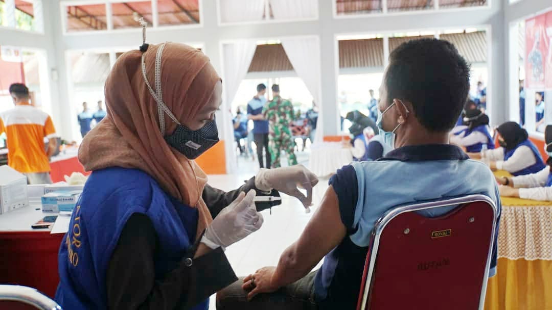 Di Makassar, Warga Tak Vaksin Bakal Disanksi Administrasi